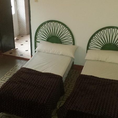 Pension Bailen Севилья Экстерьер фото
