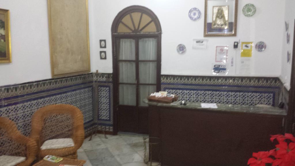 Pension Bailen Севилья Экстерьер фото