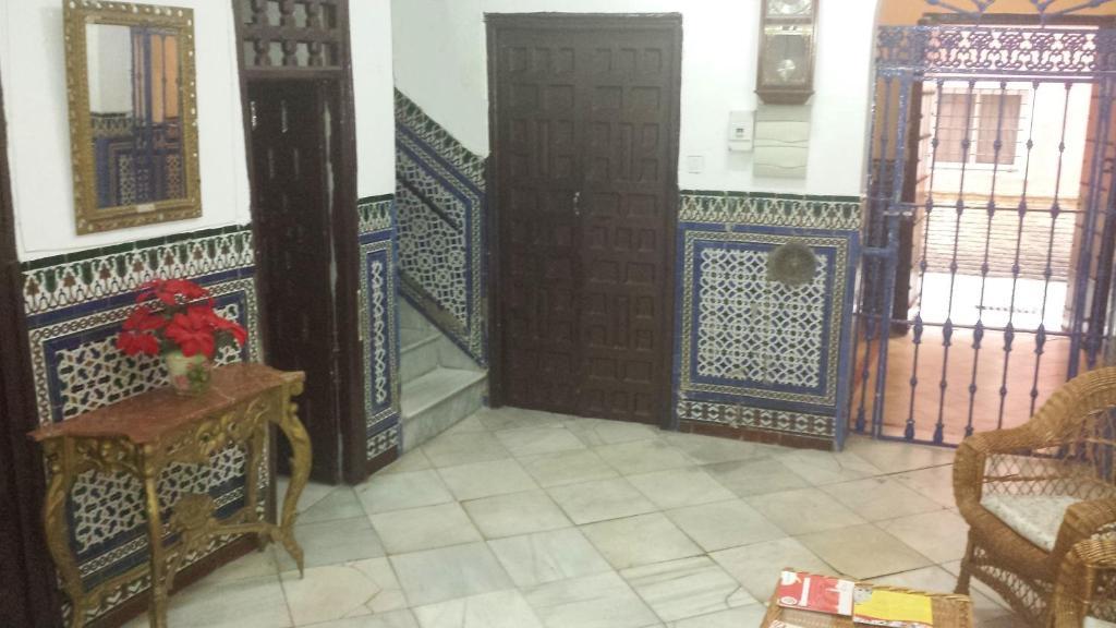Pension Bailen Севилья Экстерьер фото